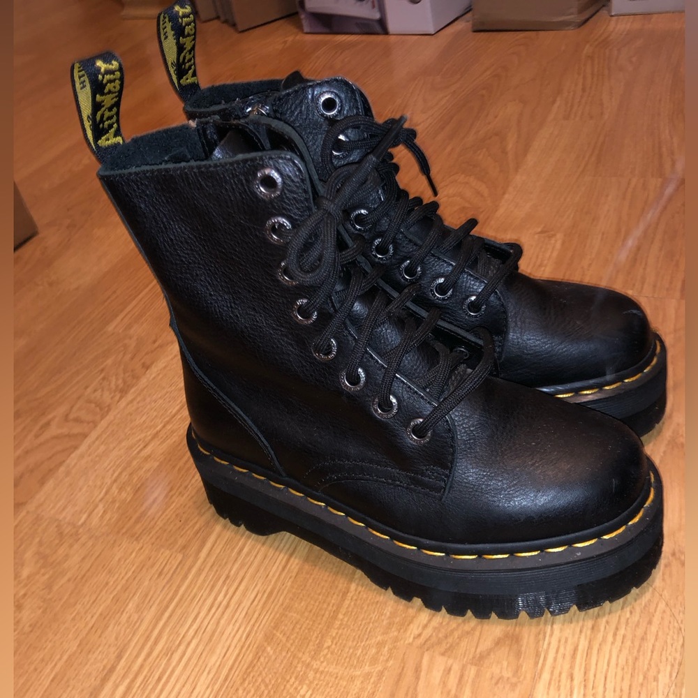 'Jadon' Boot
DR. MARTENS